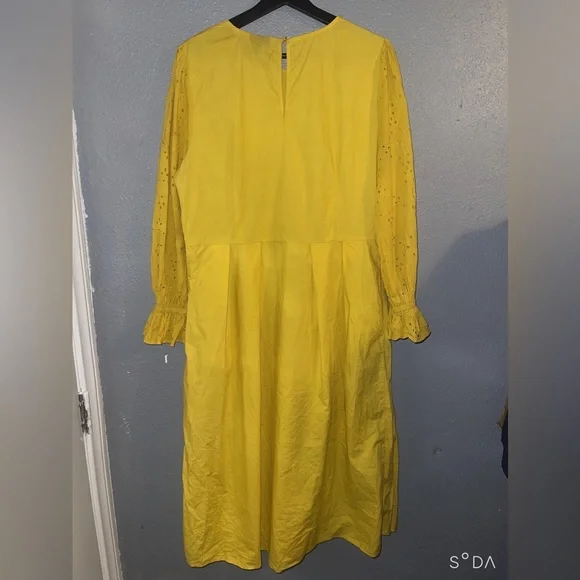 Who what wear yellow dress size X-Large leave has handmade flower not new long. - Picture 3 of 12